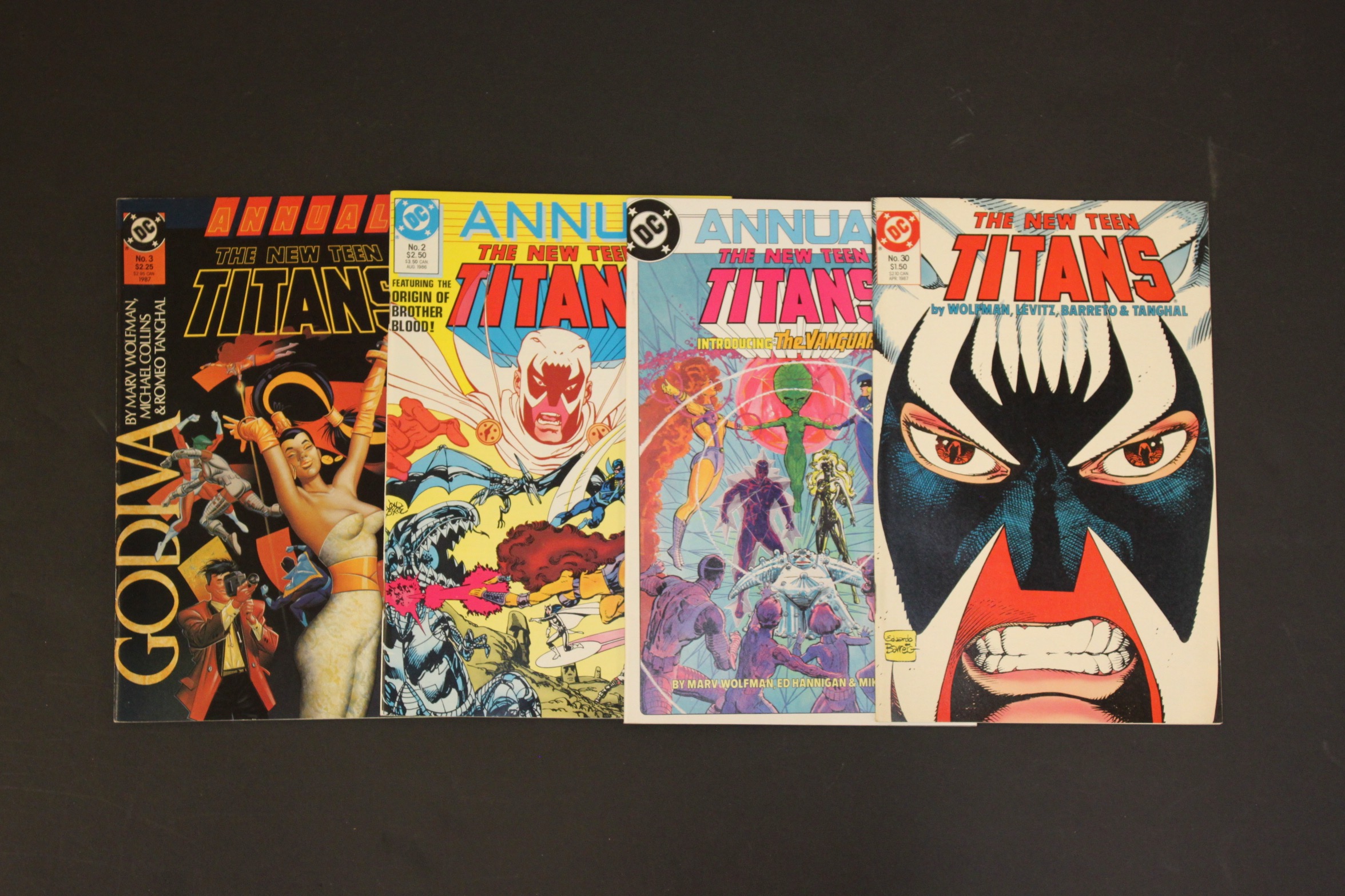 New Teen Titans    Lot Of 33 Comics 
 - 14035