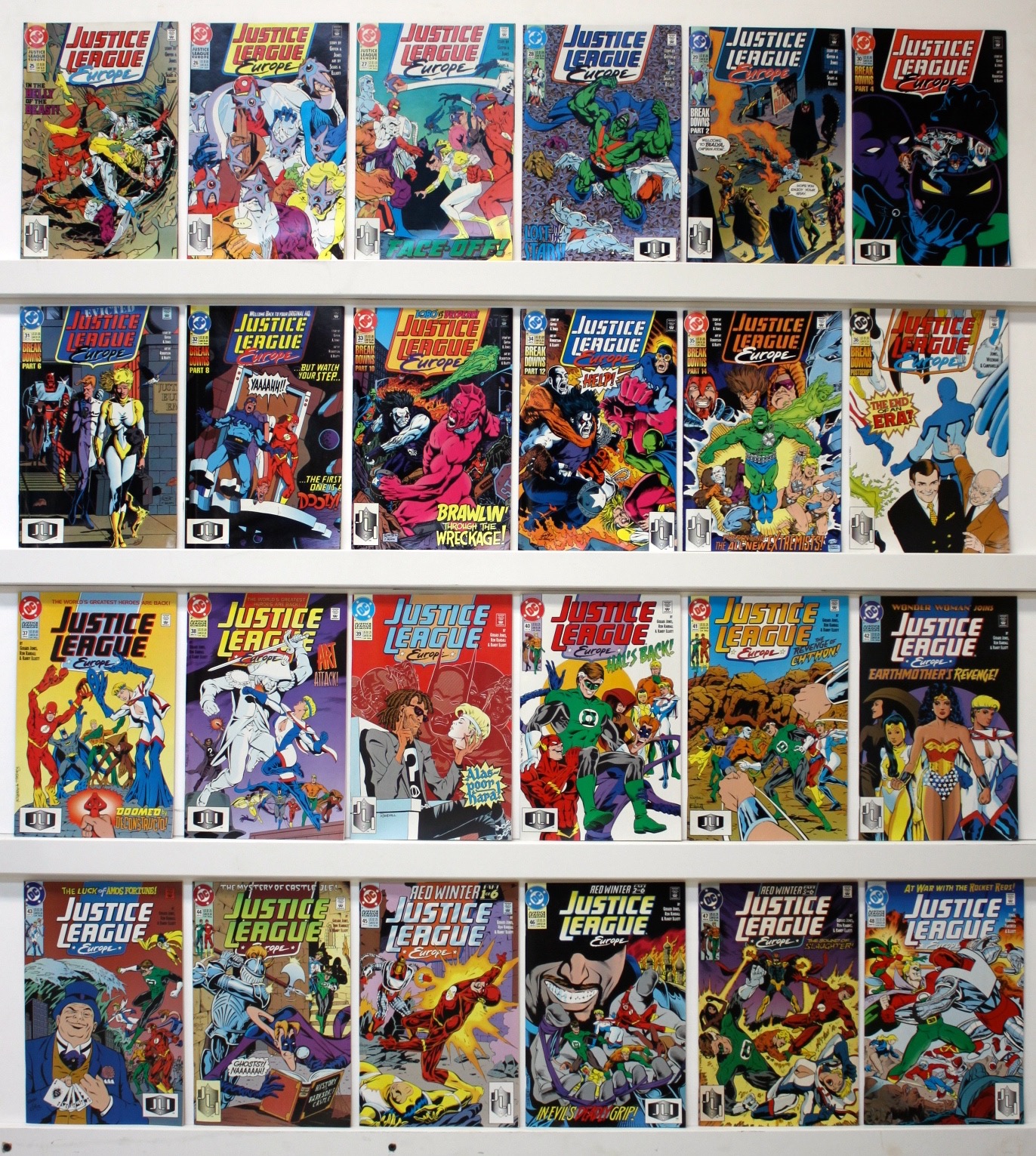 Justice League Of Europe   Lot Of 53 Comics - 15897