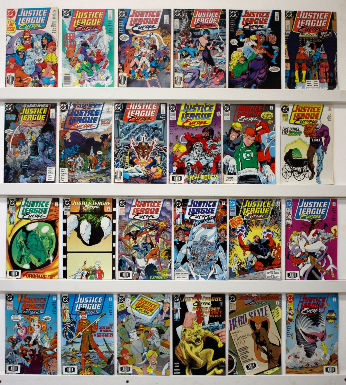 Justice League Of Europe   Lot Of 53 Comics - Primary