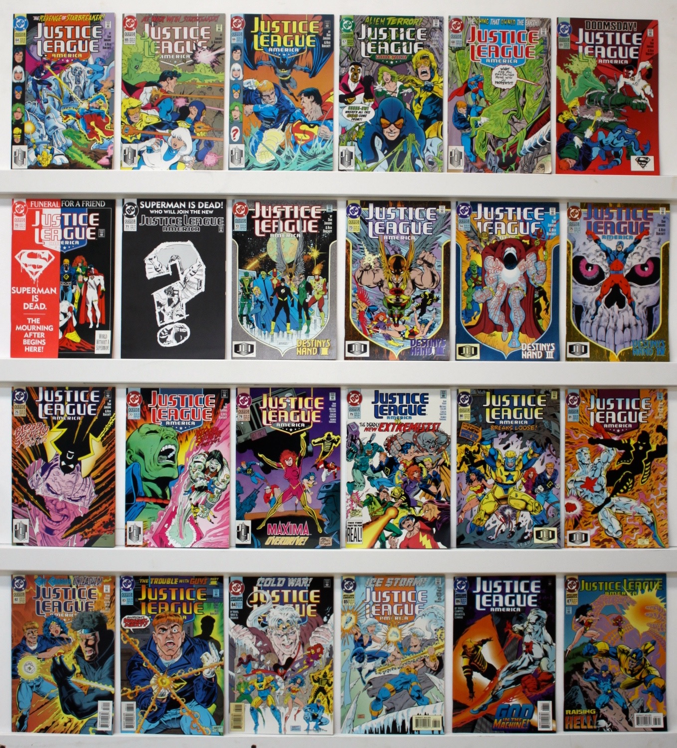 Justice League Of America  Lot Of  98 Comics - 16173