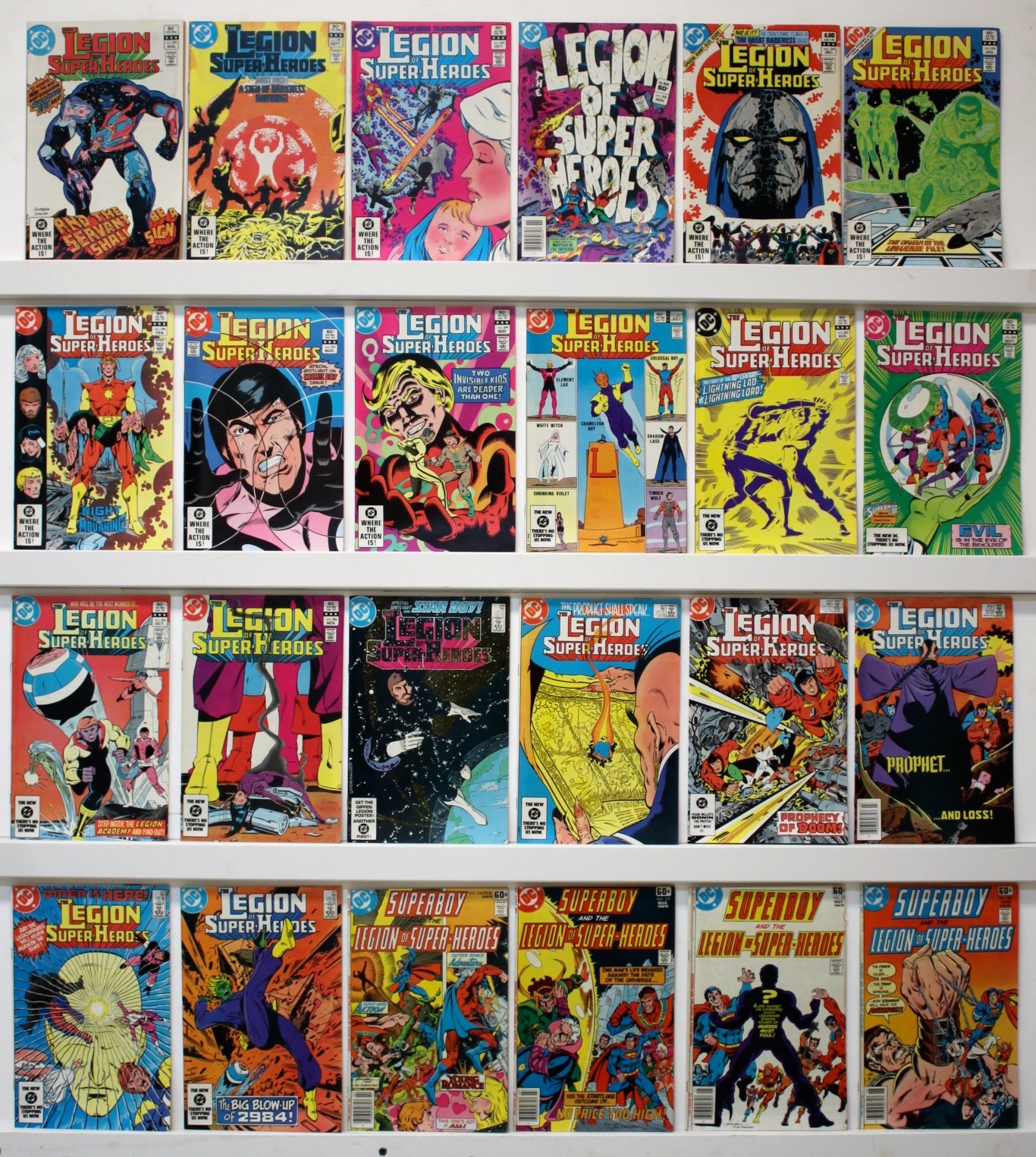 Legion Of Super-heroes   Lot Of 37 Comics - Primary