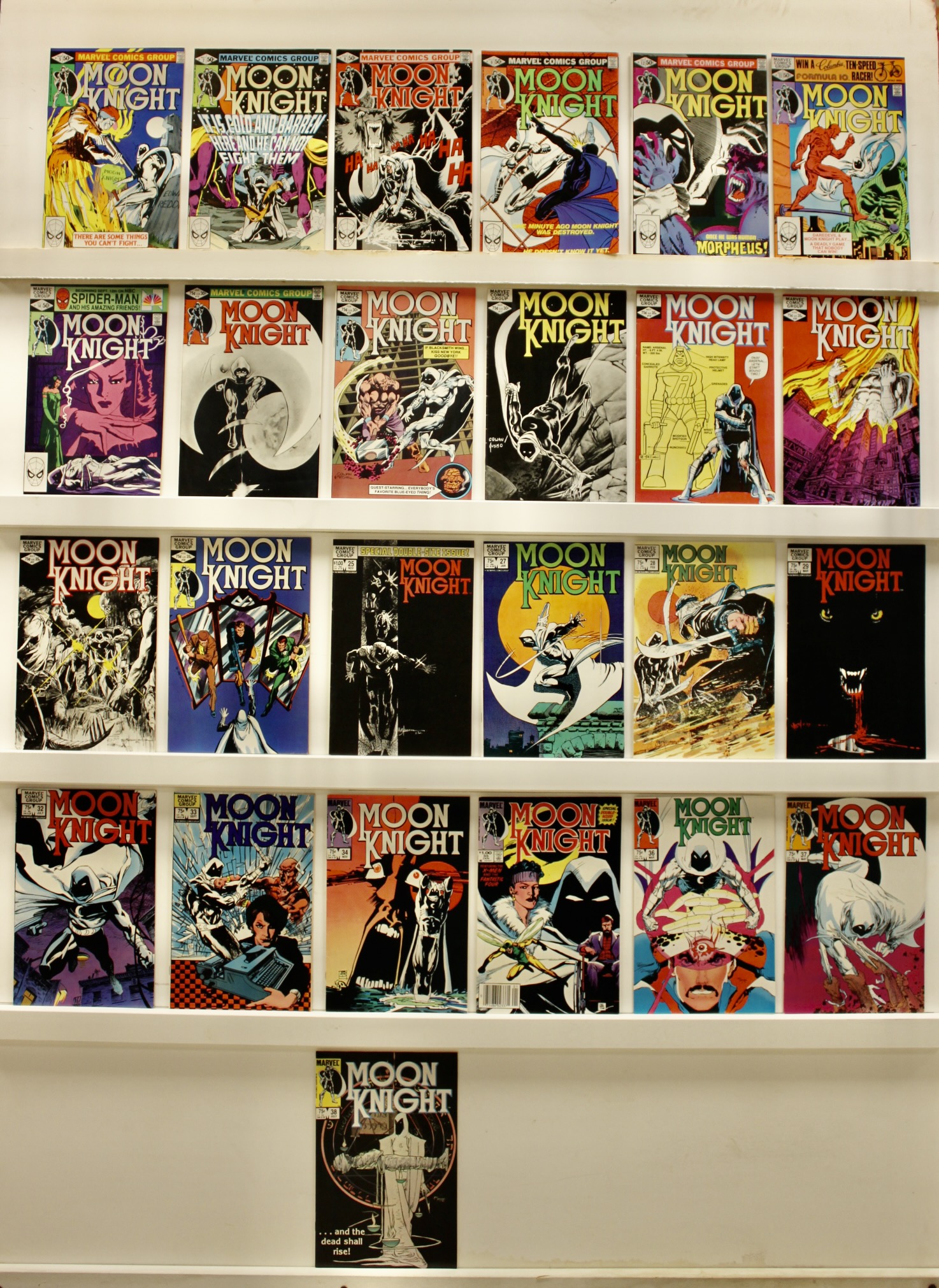 Moon Knight   Lot Of 25 Comics - Primary