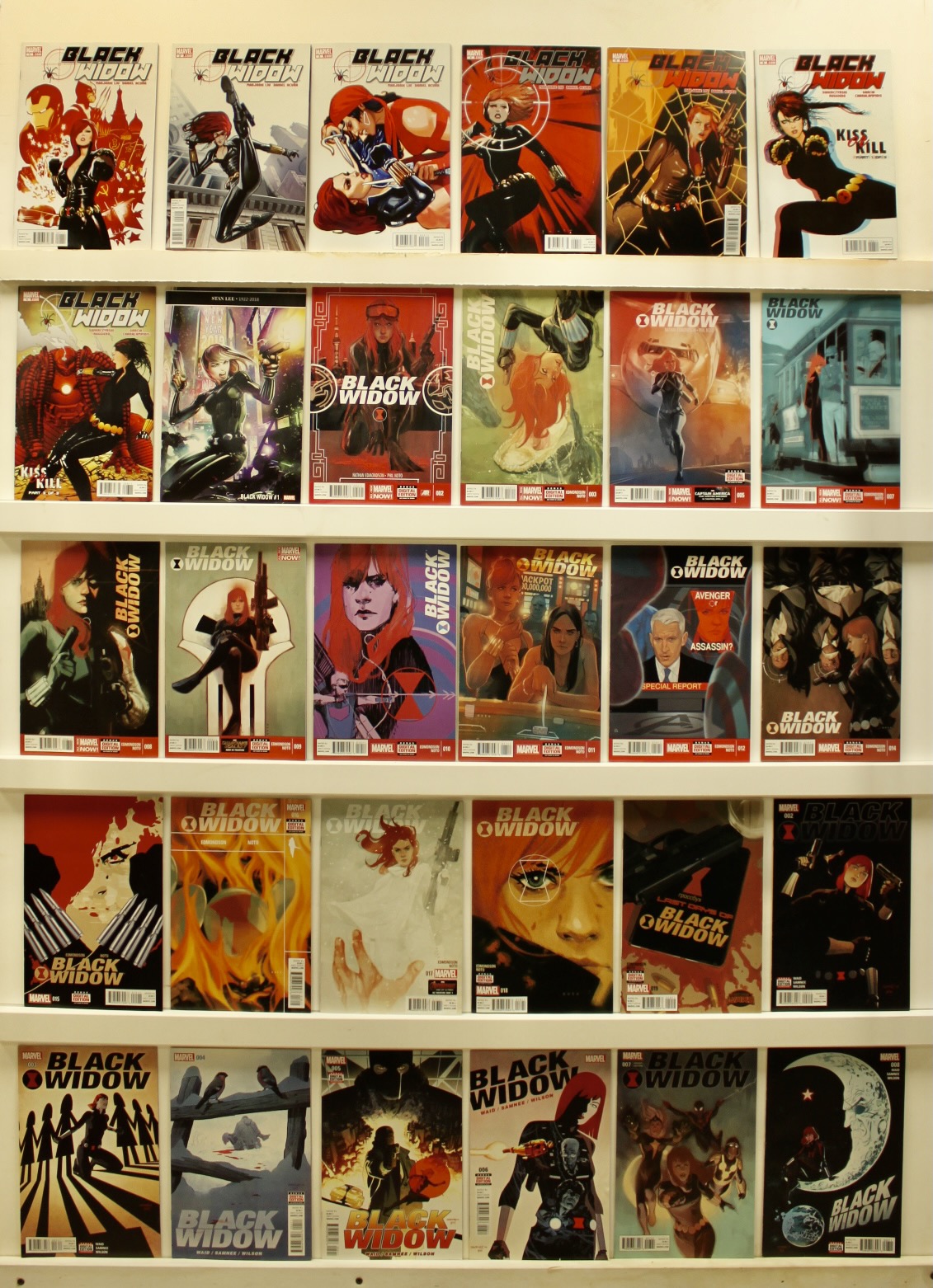 Black Widow   Lot Of 38 Comics - Primary