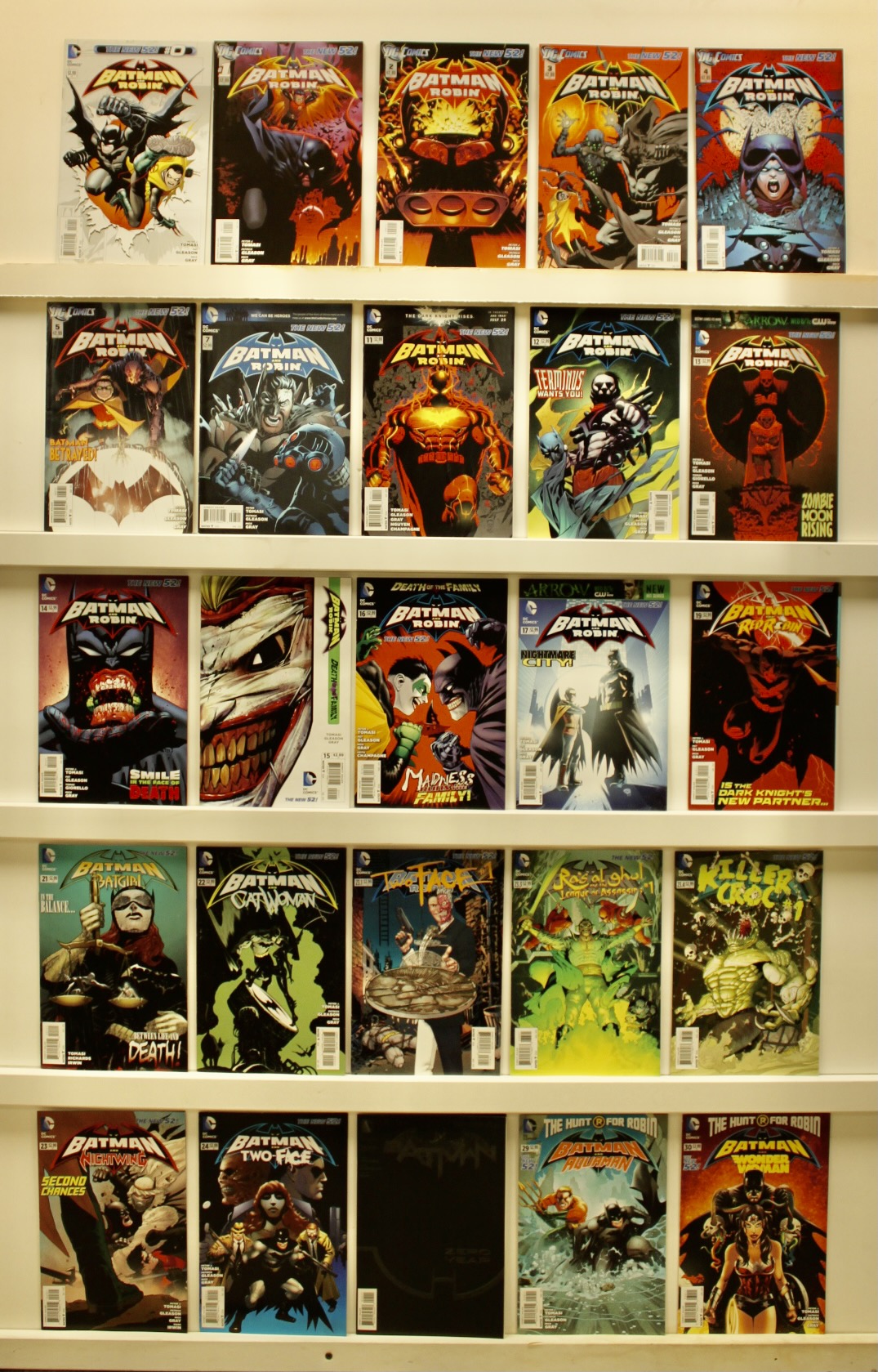 Batman &amp; Robin   Lot Of 38 Comics - Primary